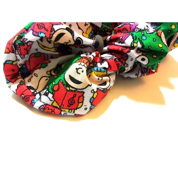 Peanuts Charlie Brown Christmas Scrunchie Snoopy Linus Lucy Hair Accessory - Picture 4 of 4